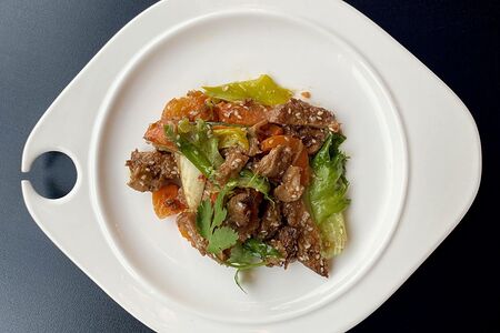 Салат с соевым мясом и овощами