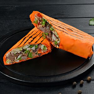 Шаурма куриная в сырном лаваше