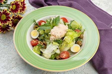 Салат с риетом из лосося