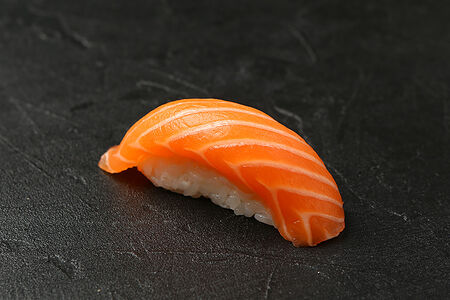 Суши лосось