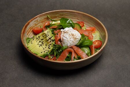 Салат с лососем слабой соли