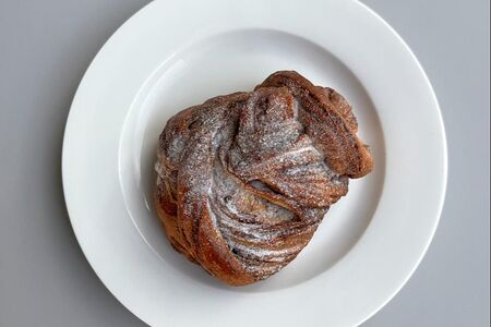 Булочка с корицей