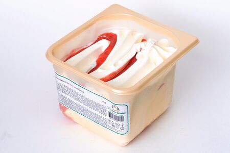 Творожный десерт с клубникой-Мини Ванна