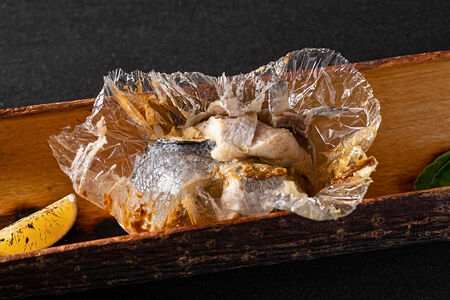 Дорадо, зелёный карри и рис