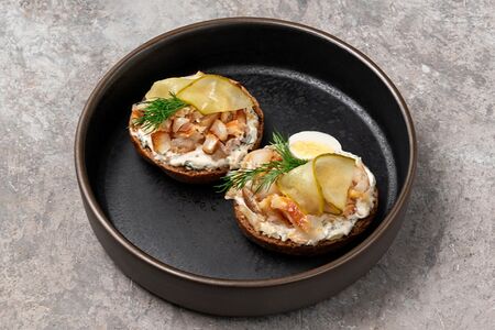 Тапас с копчёной треской