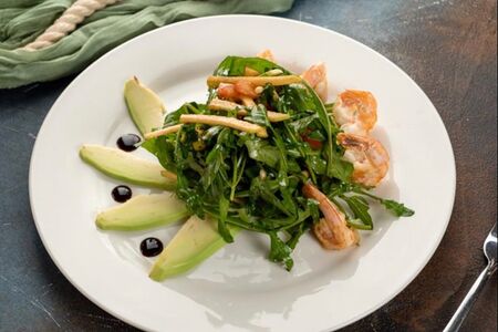 Авокадо и креветки