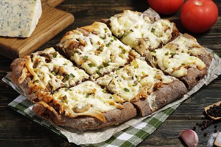 Пицца римская Куриная ржаная (20х30 см)