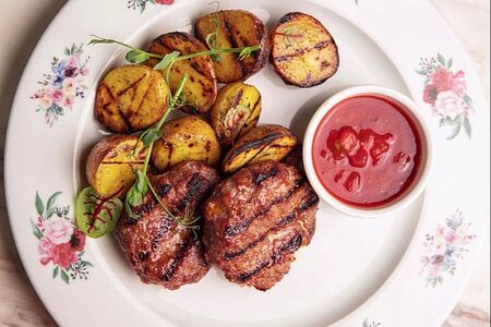 Пара мини-бифштексов из ягнёнка