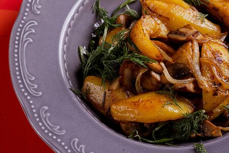 Картофель с шампиньонами
