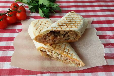 Шаурма Амиго на углях