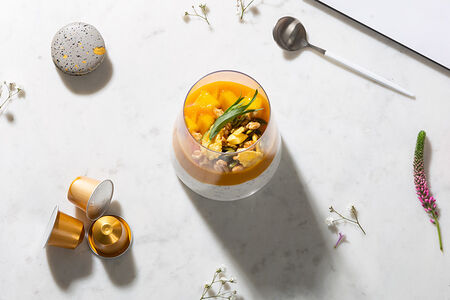 Брекфаст боул с гранолой и манго