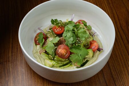 С цыпленком и мятным соусом