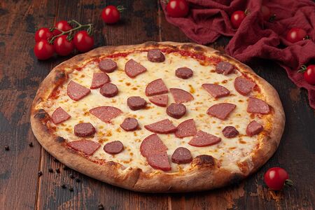 Пицца с колбасками Халяль