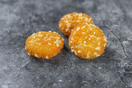 Сырные острые монетки