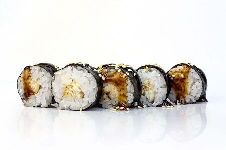 Хосомаки с угрем