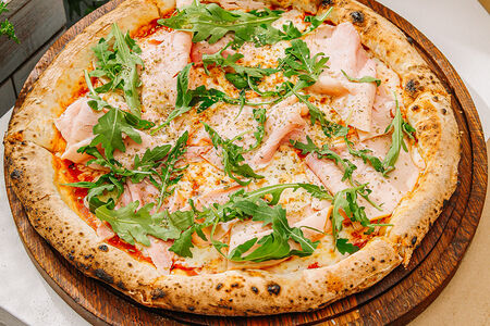 Пицца с тамбовским окороком