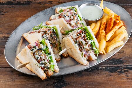 Клаб-сэндвич с тунцом