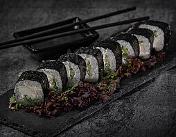 Сливочный ролл с огурцом