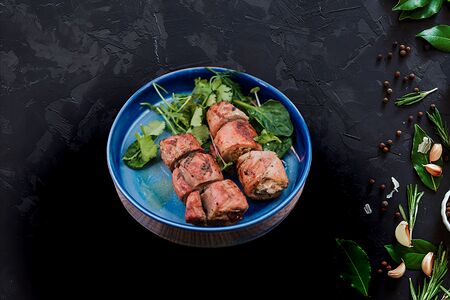 Рулет из индейки с сыром камамбер