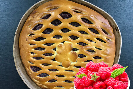 Пирог с малиной