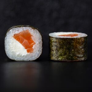 Маки сливочный лосось