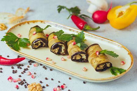 Рулетики из баклажанов по-грузински