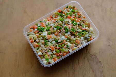 Оливье с запечённой курицей