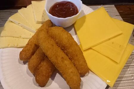 Сырные палочки и соус