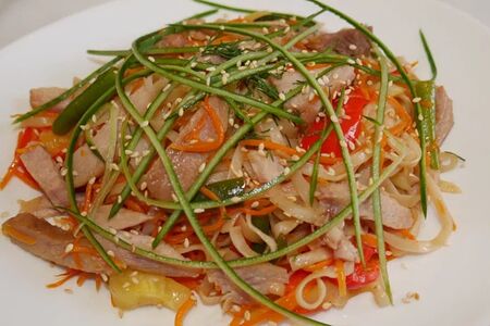 Удон со свининой