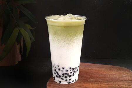 Bubble Tea с матча и шариками тапиоки