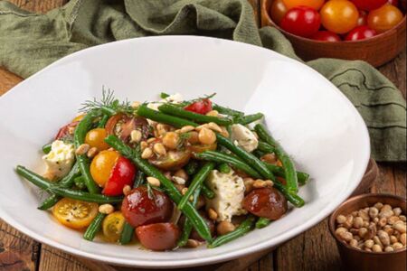 Со спаржевой фасолью и брынзой