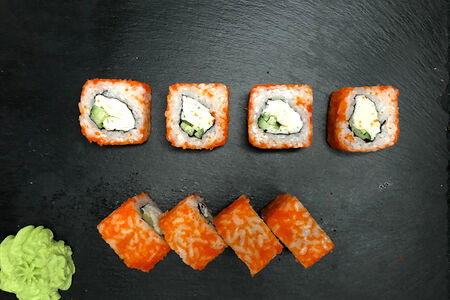 Ролл Калифорния с крабом