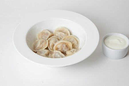 Пельмени со сметаной