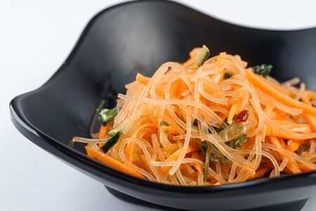 Салат из фунчозы