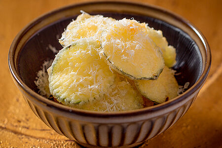 Цукини темпура с пармезаном и трюфельным маслом