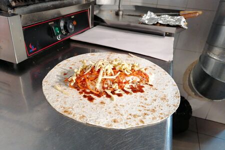 Ролл по-пекински