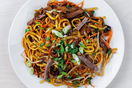 Яичная лапша с говядиной