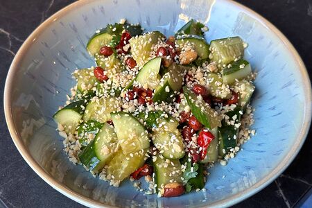 Салат из битых огурцов