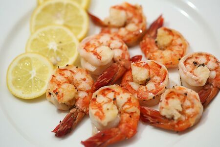 Креветки отварные по-королевски