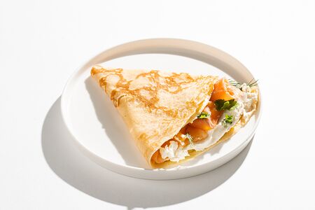 Блин с лососем и мягким сыром