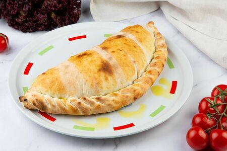 Пицца Calzone Contadino