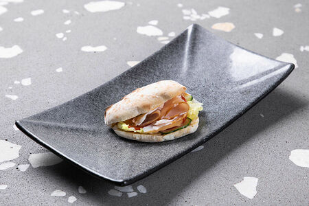 Сэндвич с копчёной курицей