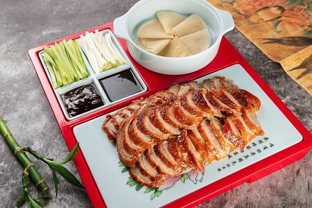 Половина утки по-пекински