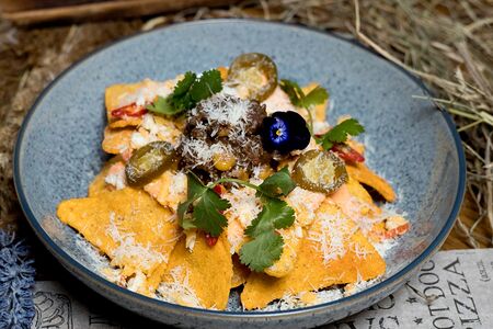 Начос с соусом Chili Con Carne