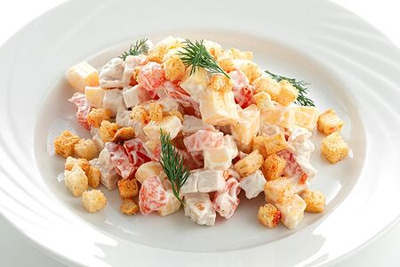 Салат с курицей, томатами и сыром