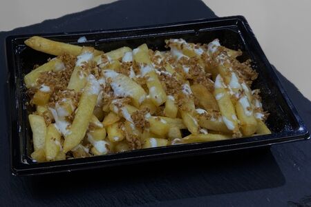 Картофель фри с жареным луком