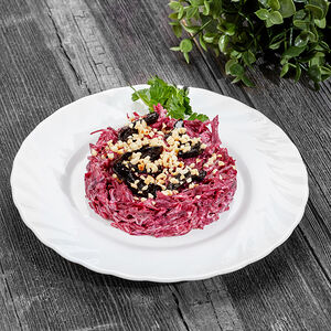 Салат из свеклы с орехом и черносливом