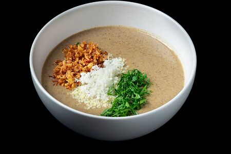 Суп грибной с пармезаном и трюфельным маслом