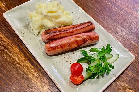 Сосиски гриль с картофельным пюре