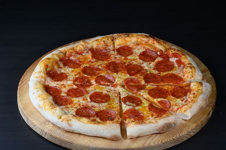 Пицца Пепперони 32 см (острая)